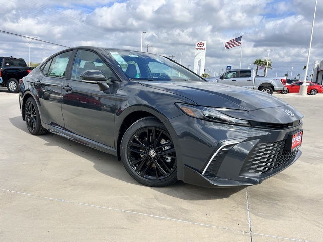 2026 Toyota Camry SE's photo