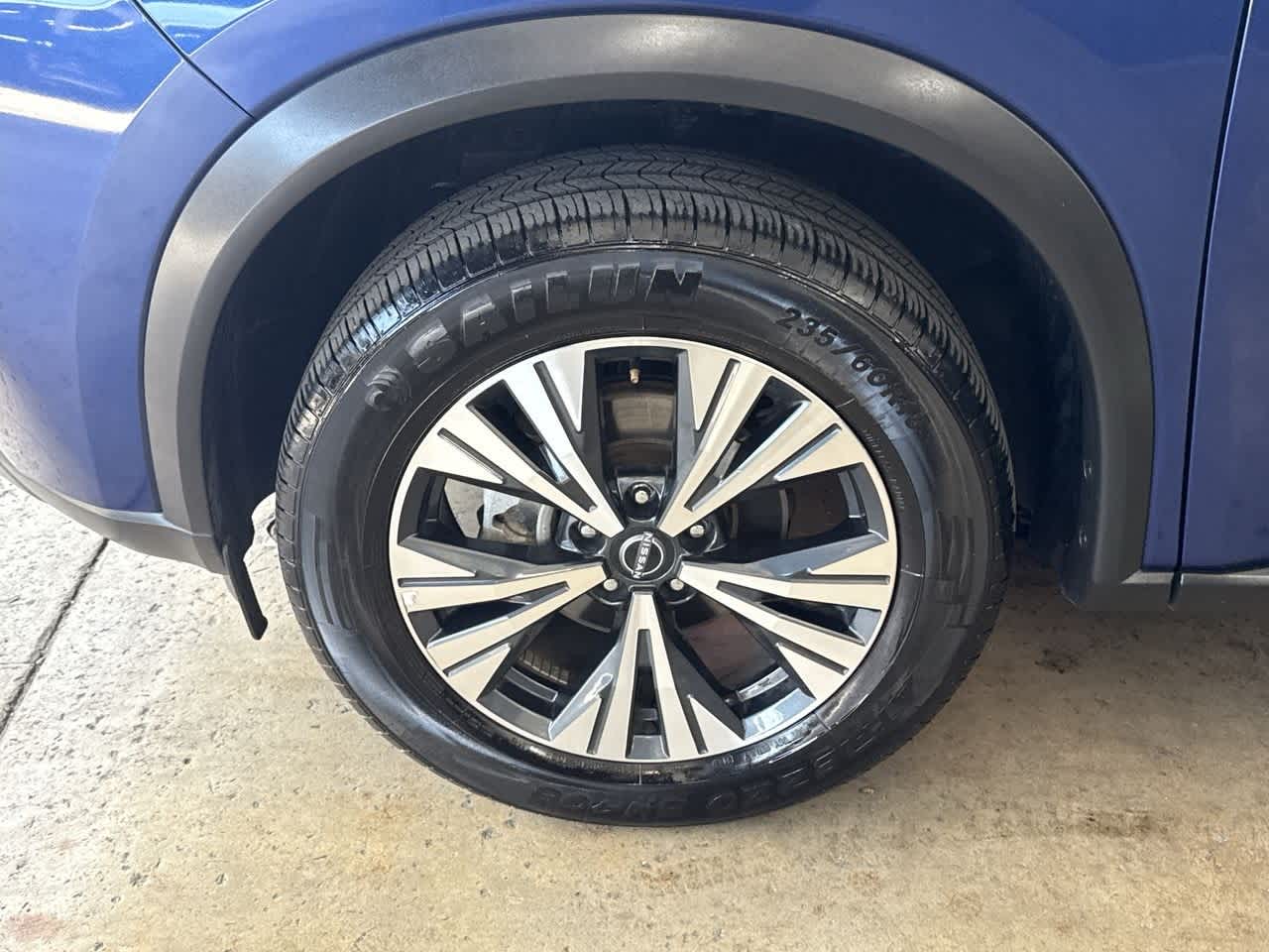 2023 Nissan Rogue SV photo 10