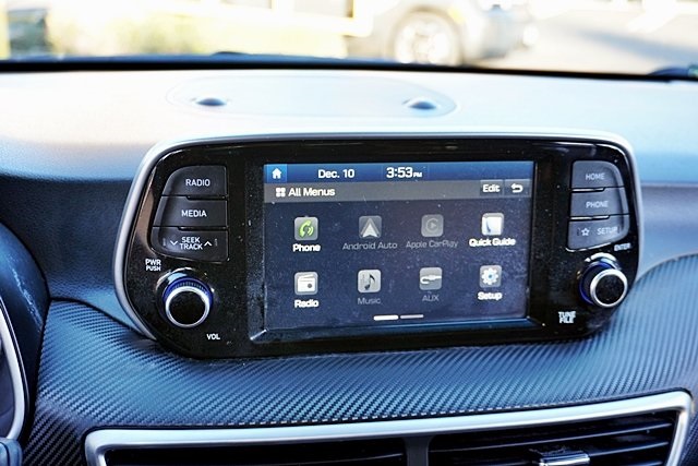 Used 2020 Blue Hyundai SE image 24