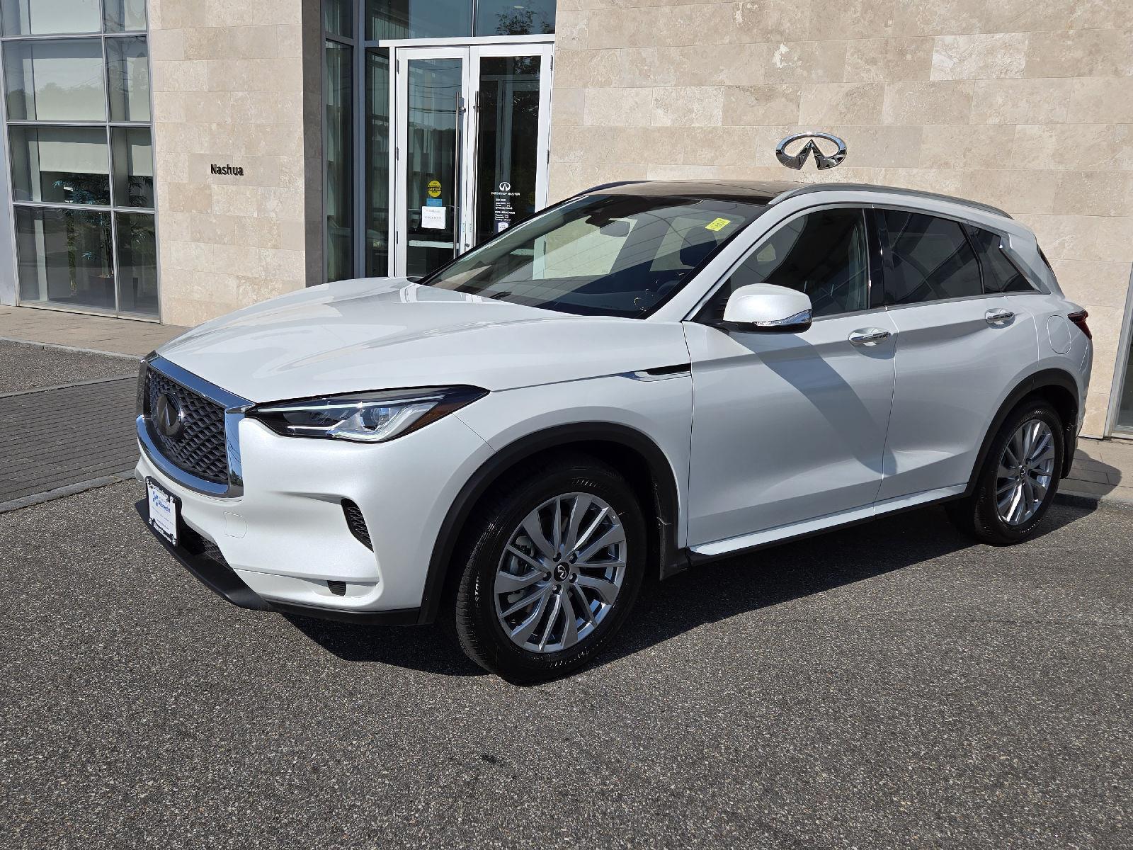 2025 Infiniti QX50 Luxe AWD photo 2