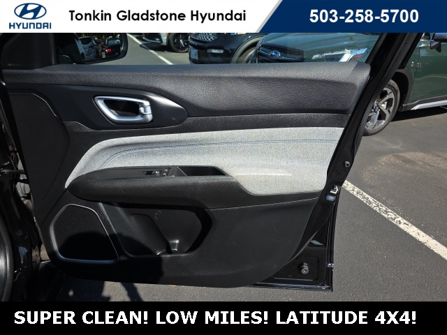 2024 Jeep Compass Latitude photo 2