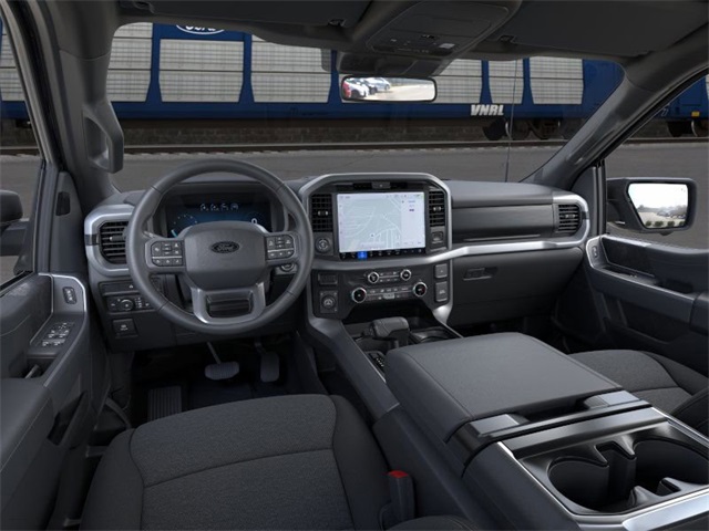 2025 Ford F-150 XLT photo 3