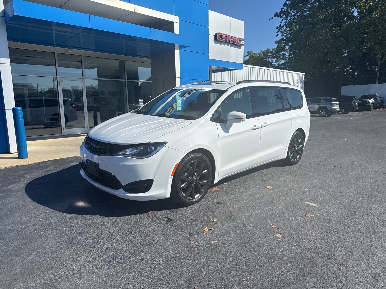 2018 Chrysler Pacifica Limited photo 2