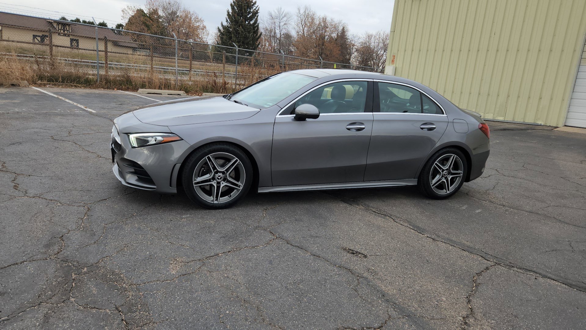 2020 Mercedes Benz A 220 4MATIC photo 3