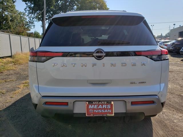 2023 Nissan Pathfinder SL photo 4