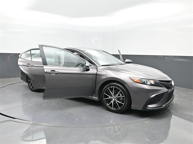 2024 Toyota Camry SE photo 31