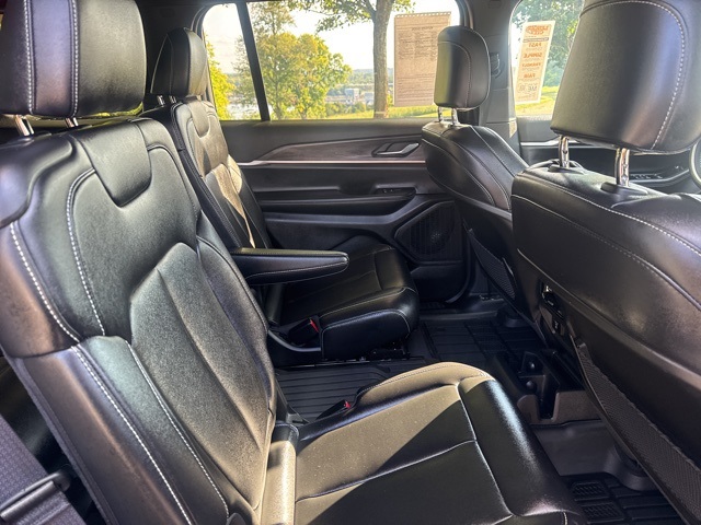 2025 Jeep Grand Cherokee Limited photo 11