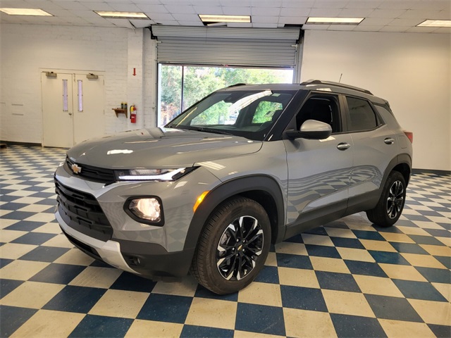 2023 Chevrolet Trailblazer LT photo 3