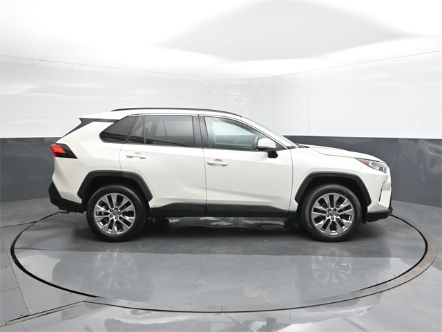 2021 Toyota RAV4 XLE Premium photo 21