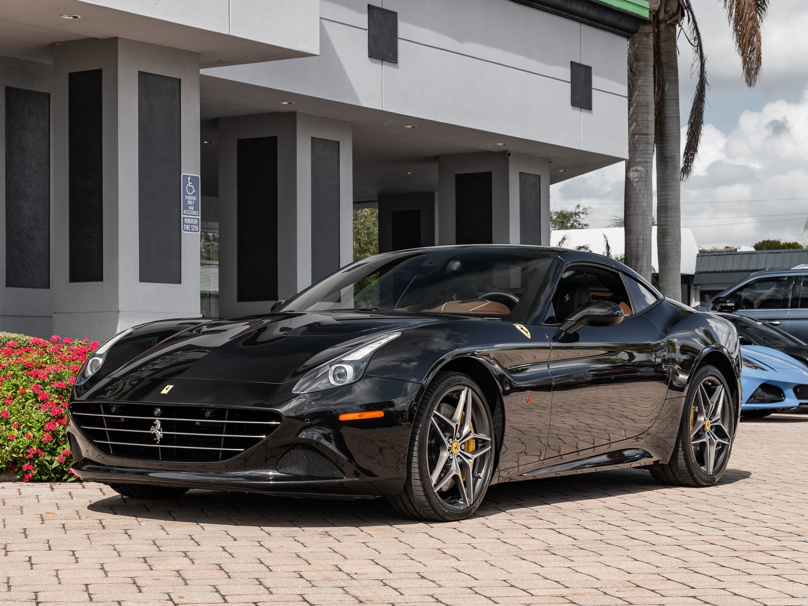 2015 Ferrari California T photo 34