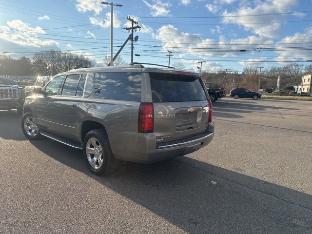 2017 Chevrolet Suburban Premier photo 3