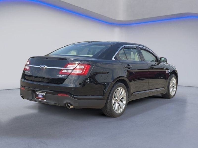 2018 Ford Taurus Limited photo 3