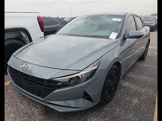 2021 Hyundai Elantra SEL photo 5