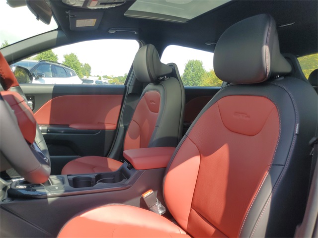 2025 Kia K4 GT-Line photo 12