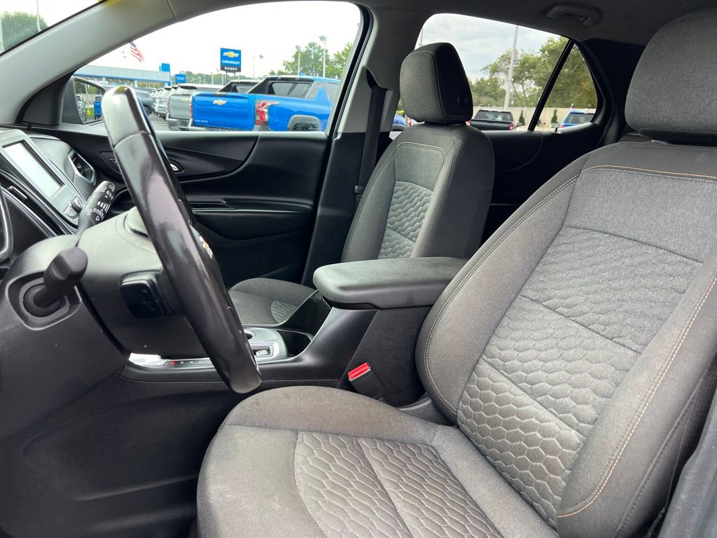 2018 Chevrolet Equinox LT photo 10