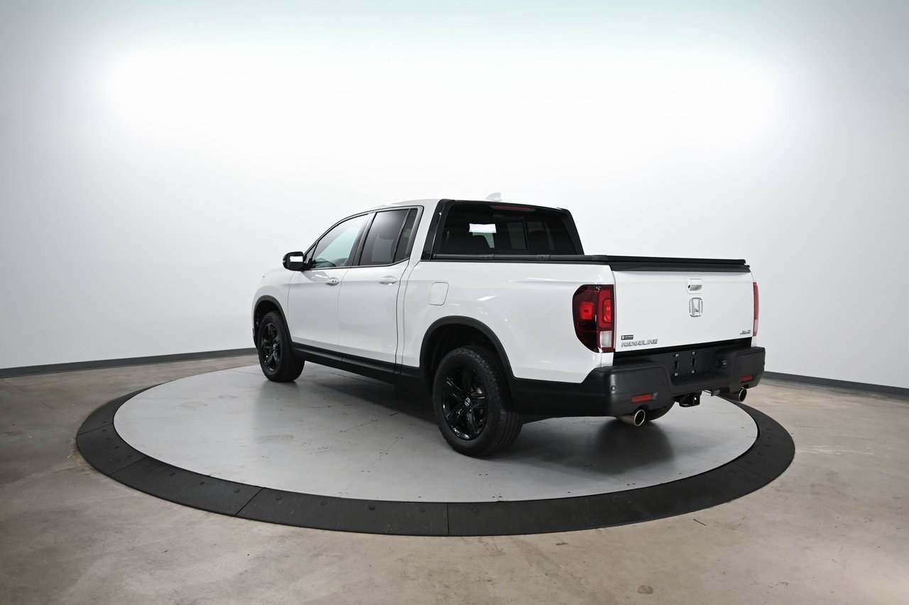 2023 Honda Ridgeline Black Edition photo 7