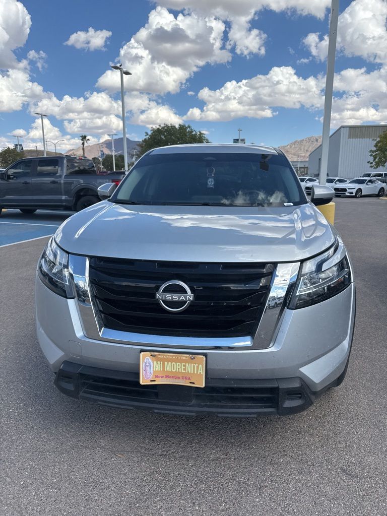 2022 Nissan Pathfinder S photo 14