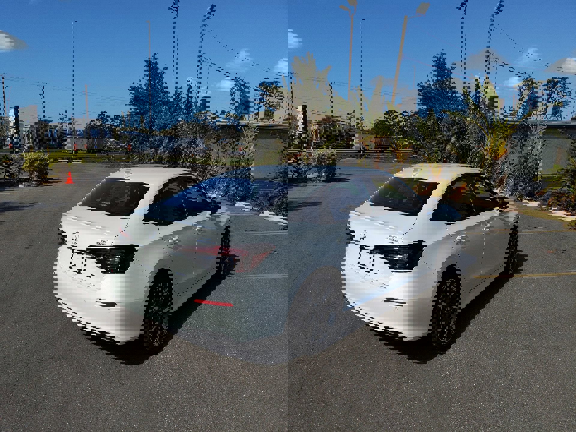 2025 Honda Civic Hybrid Sport Touring photo 4