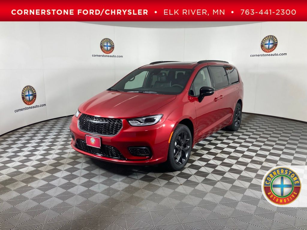 2026 Chrysler Pacifica Limited's photo