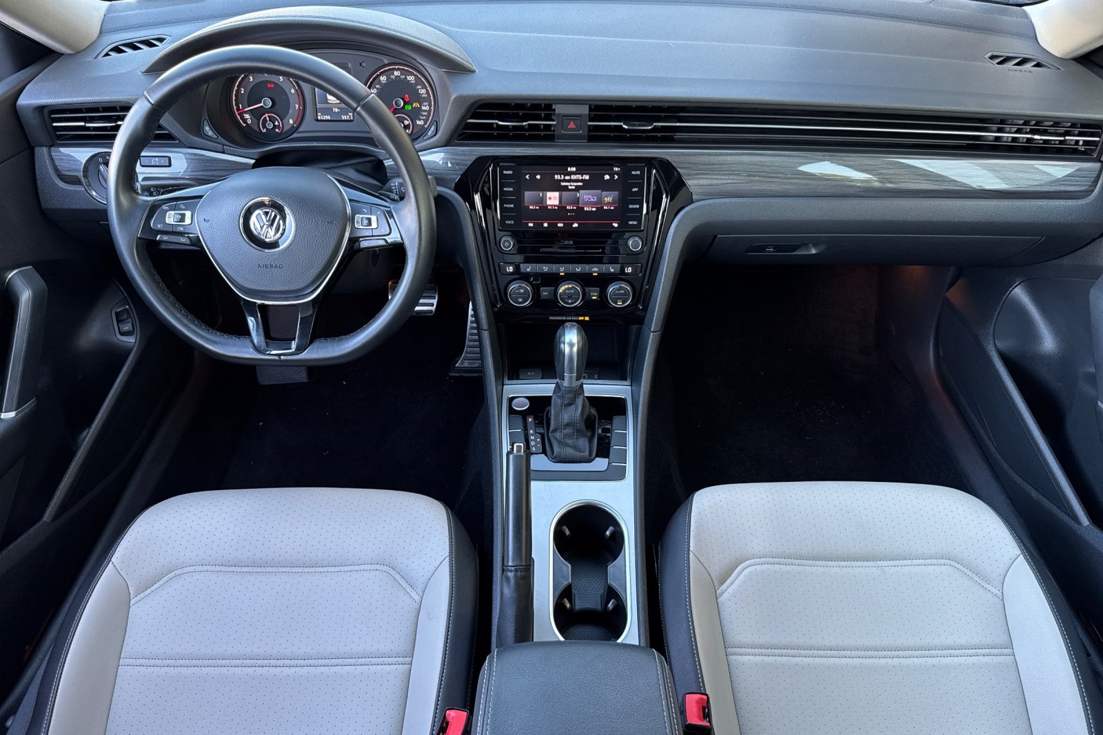 2020 Volkswagen Passat 2.0T R-Line photo 12