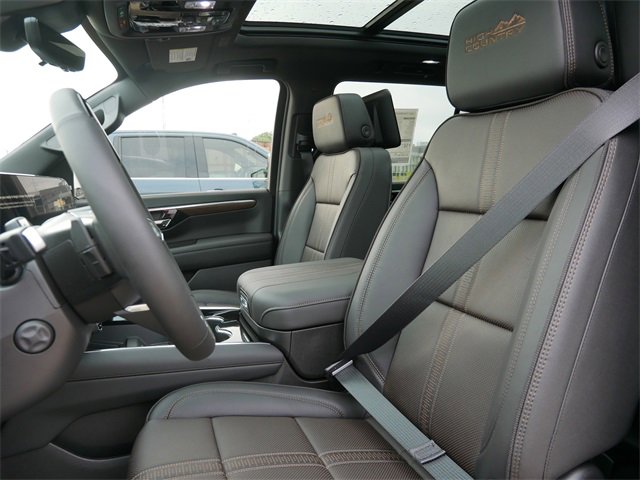 2026 Chevrolet Suburban High Country photo 11