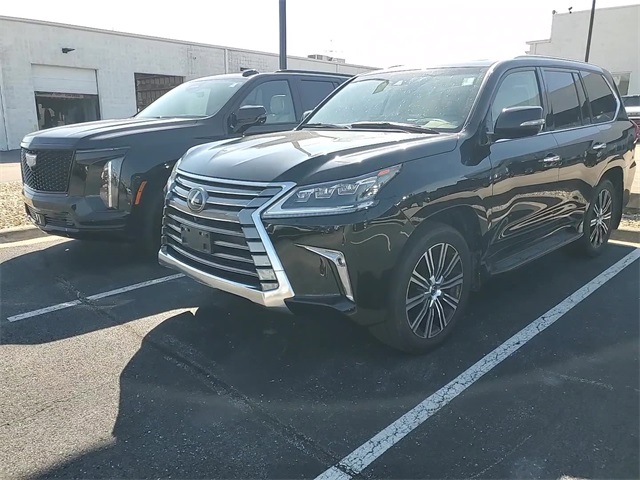 2021 Lexus LX 570 photo 9