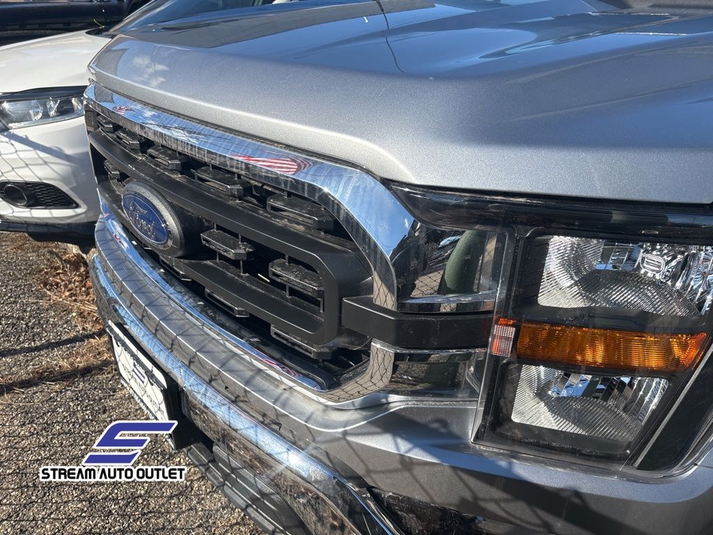 2023 Ford F-150 XLT photo 3
