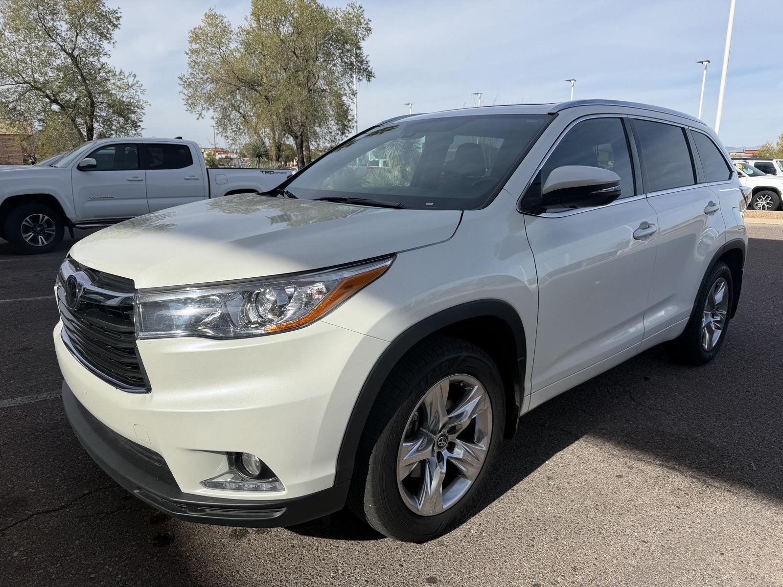2016 Toyota Highlander Limited Platinum's photo