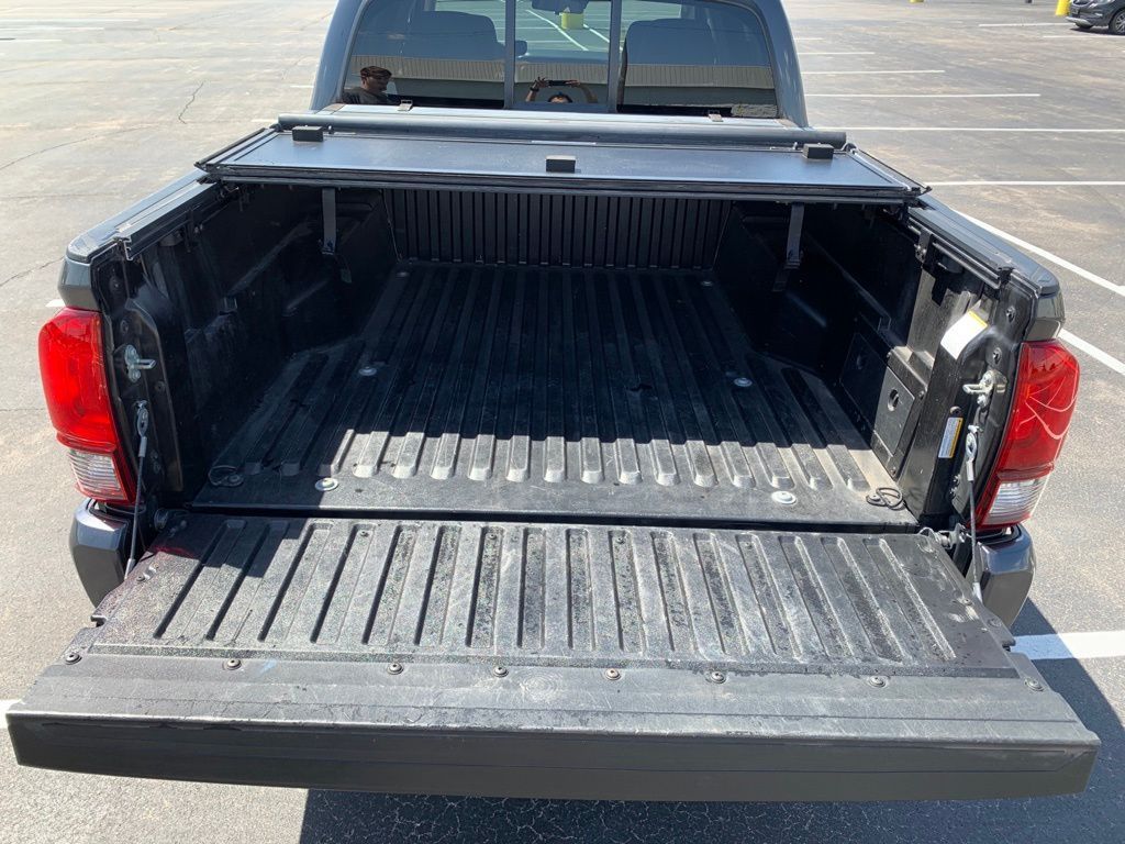 2020 Toyota Tacoma SR5 4x4 photo 28