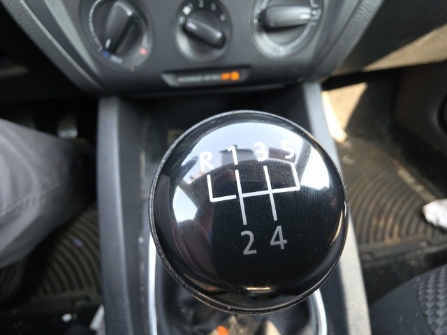 2012 Volkswagen Jetta 2.0 Base photo 17