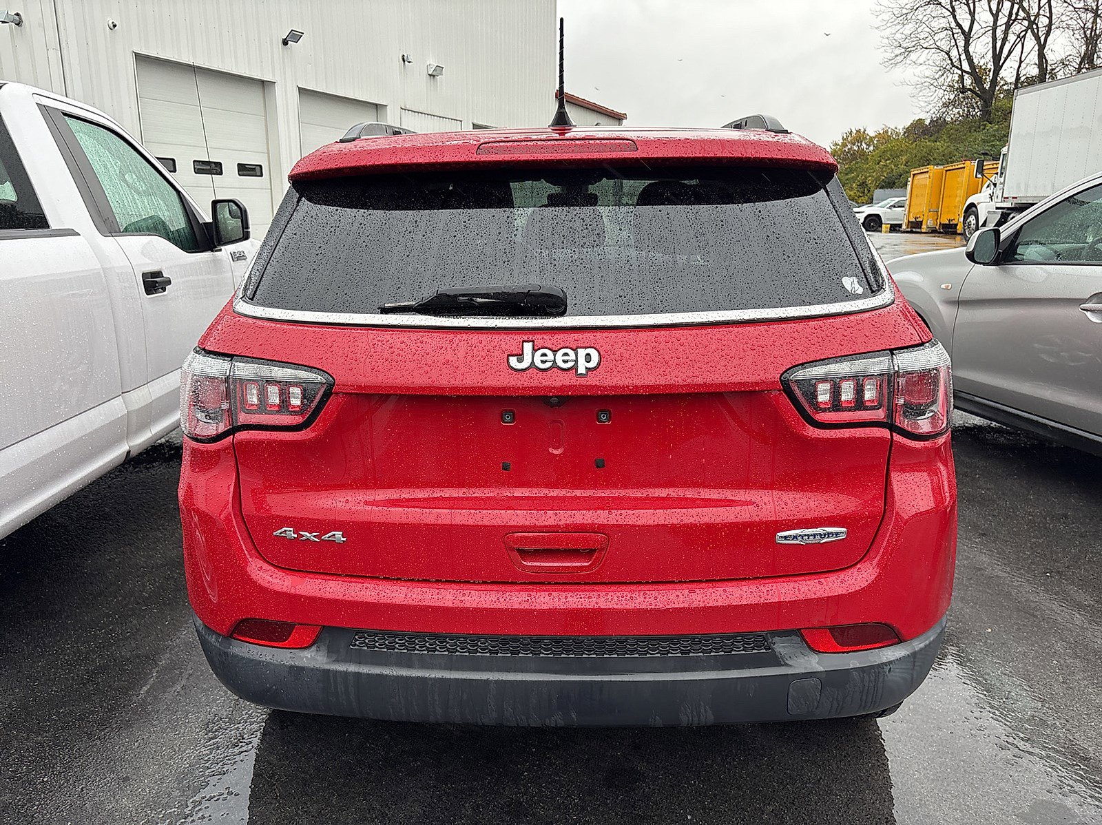 2020 Jeep Compass Latitude photo 3