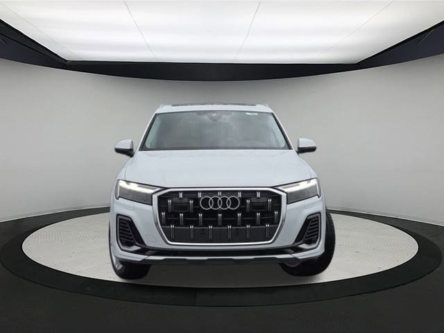 2025 Audi Q7 Premium Plus photo 2