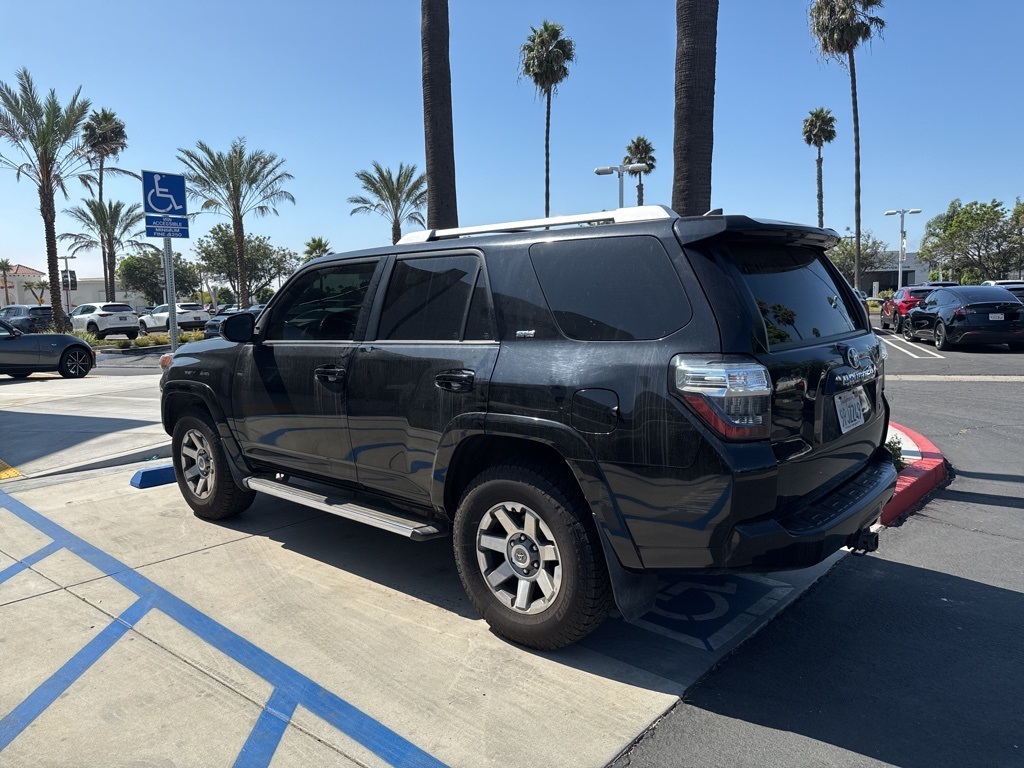 2016 Toyota 4Runner SR5 photo 4