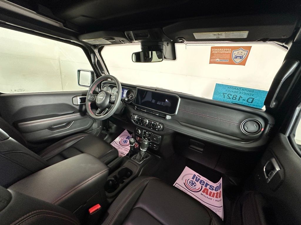 2024 Jeep Wrangler Rubicon photo 22