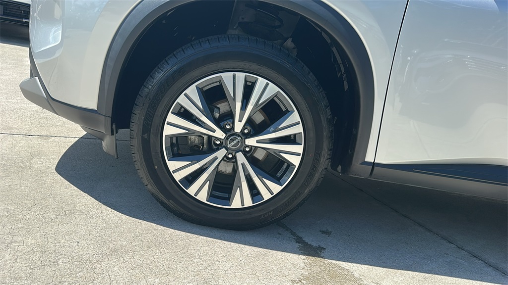 2023 Nissan Rogue SV photo 8