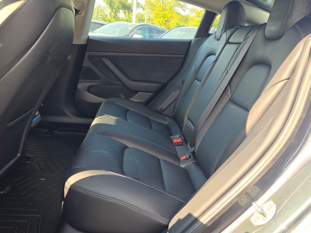 2020 Tesla Model 3 Standard Range Plus photo 16