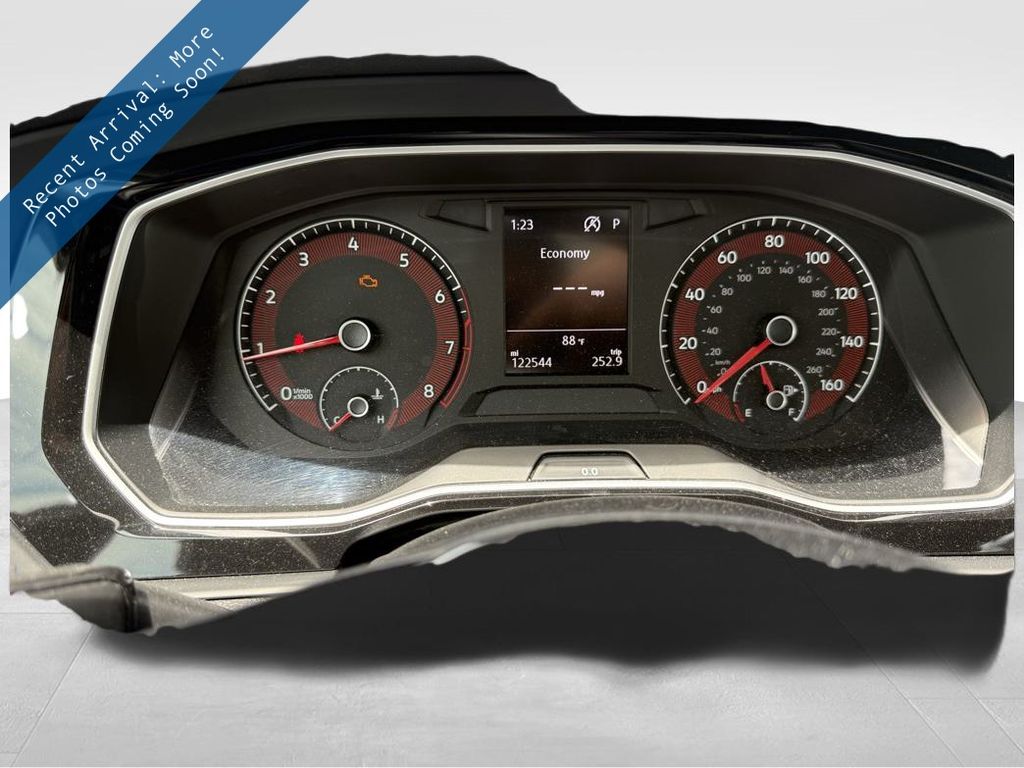 2019 Volkswagen Jetta R-Line