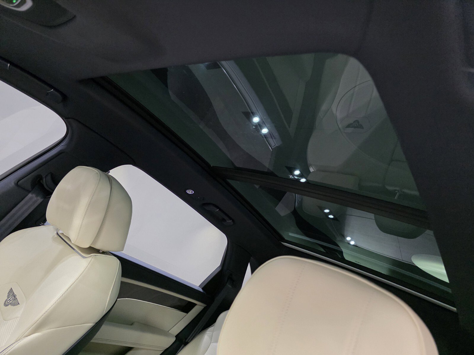 2023 Bentley Bentayga EWB Azure Mulliner photo 9