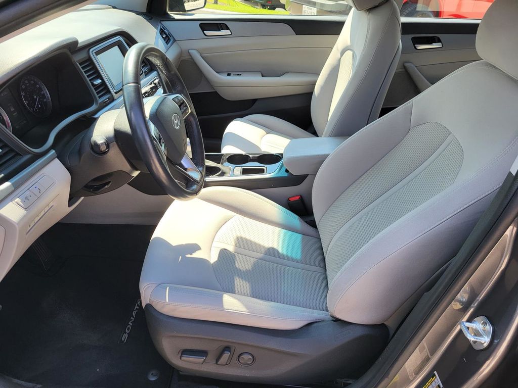 2018 Hyundai Sonata SEL photo 16