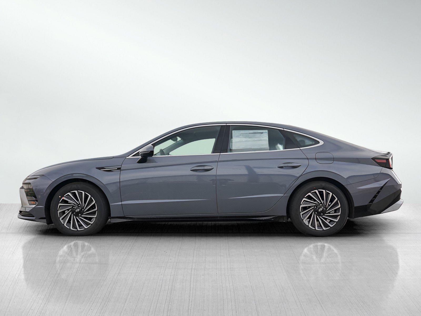 2025 Hyundai Sonata Hybrid SEL photo 3