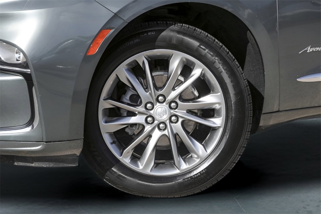 2022 Buick Enclave Avenir photo 3