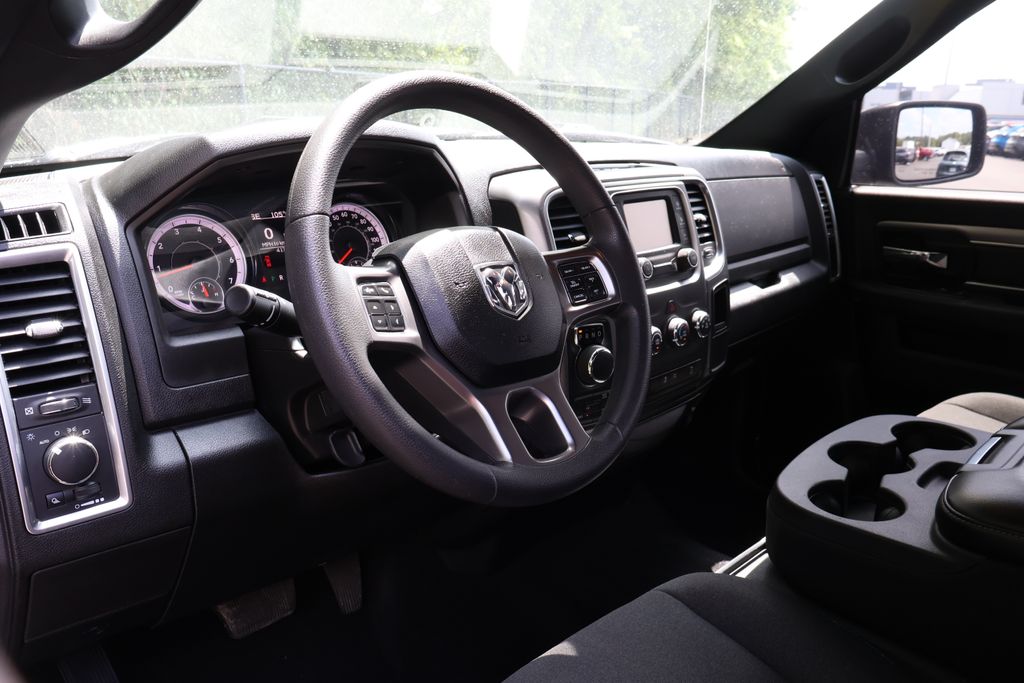2024 Ram 1500 Classic Warlock photo 24