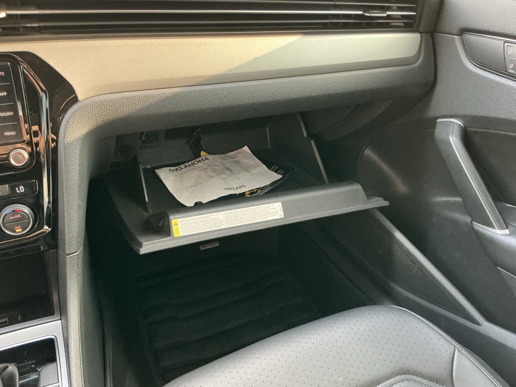 2021 Volkswagen Passat 2.0T SE photo 40