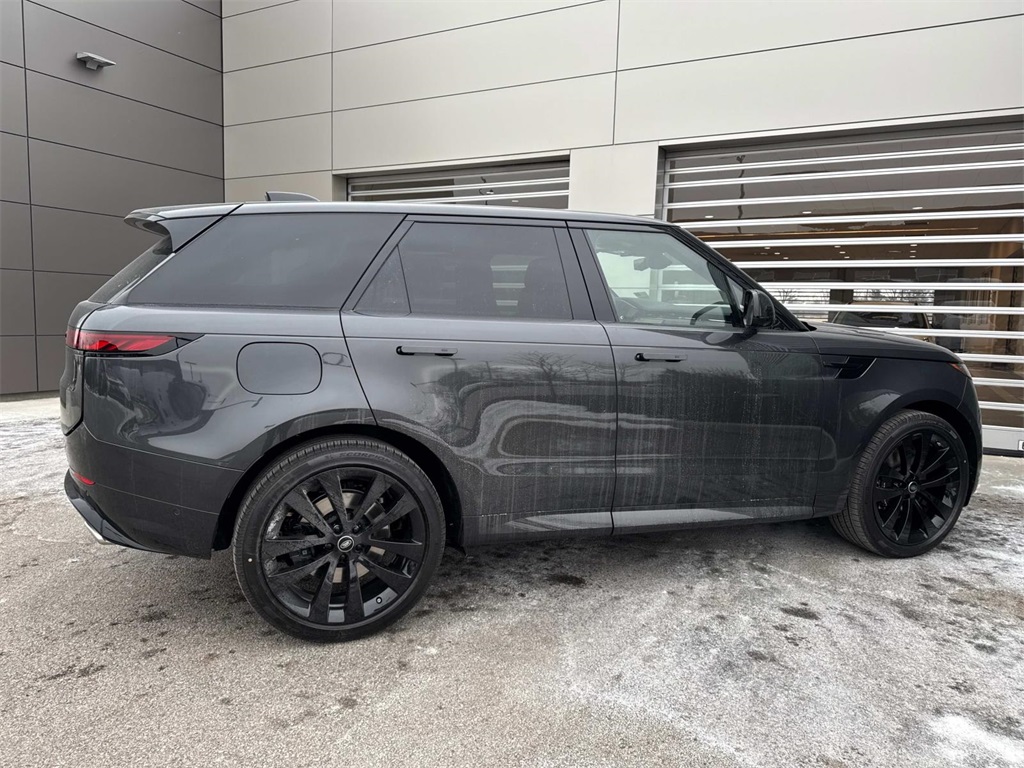 2025 Land Rover Range Rover Sport SE photo 7