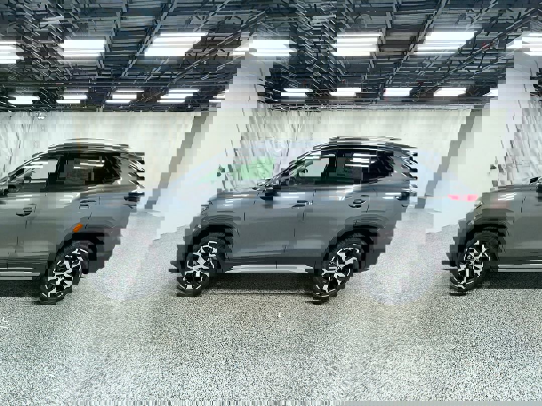 2025 Volkswagen Tiguan SE photo 4