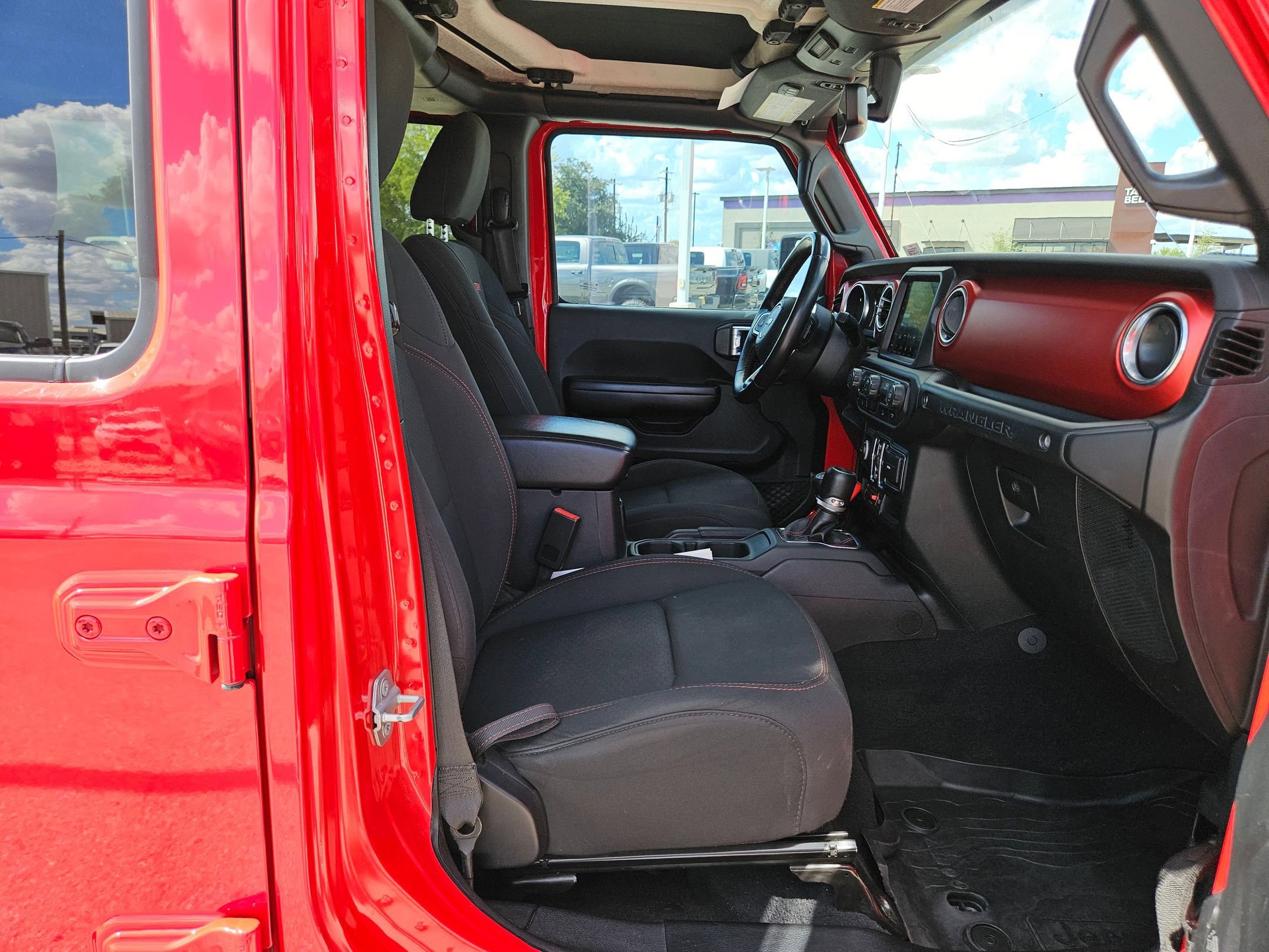 2018 Jeep Wrangler Unlimited Rubicon photo 25
