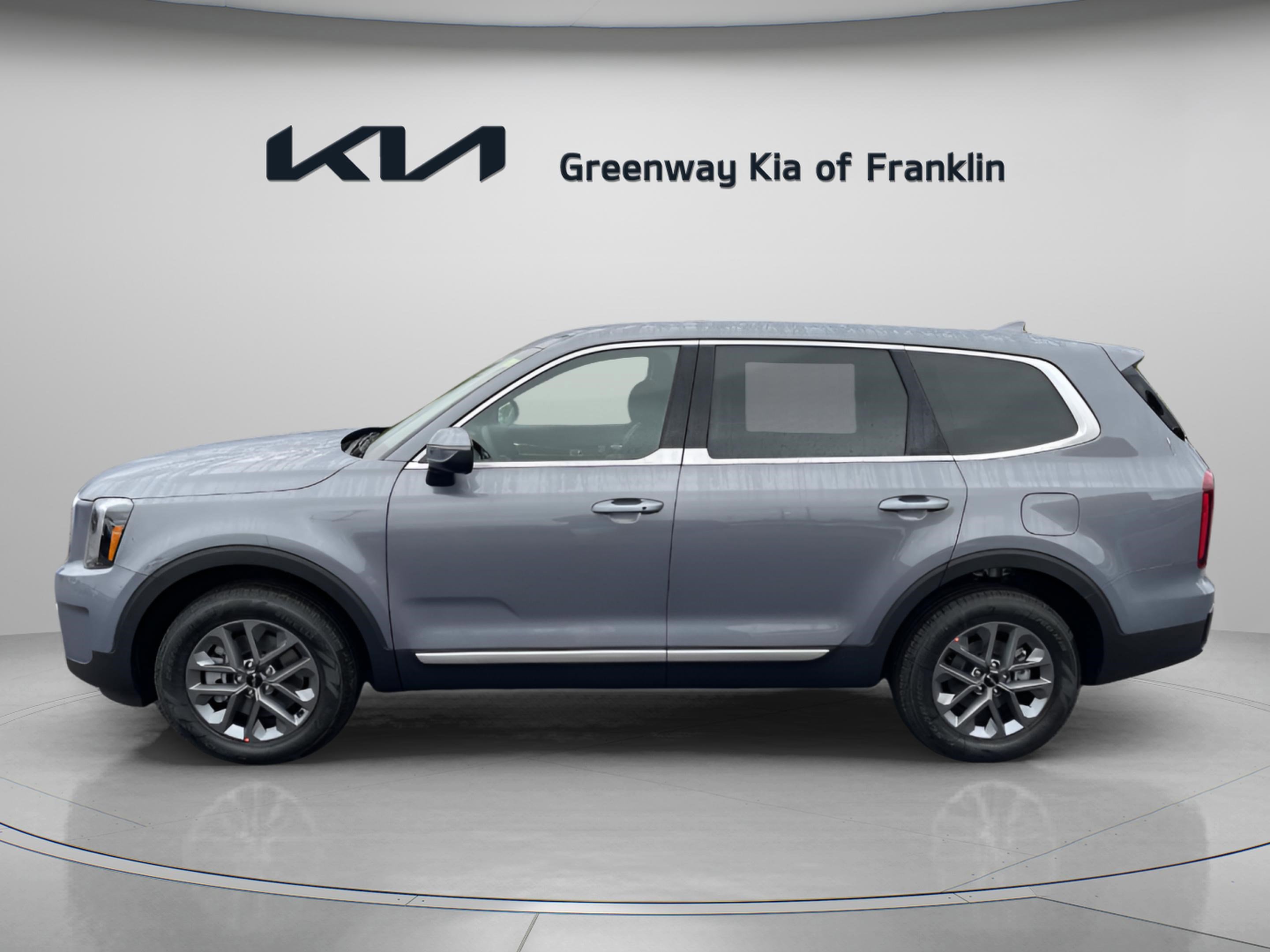 2025 Kia Telluride LX photo 4