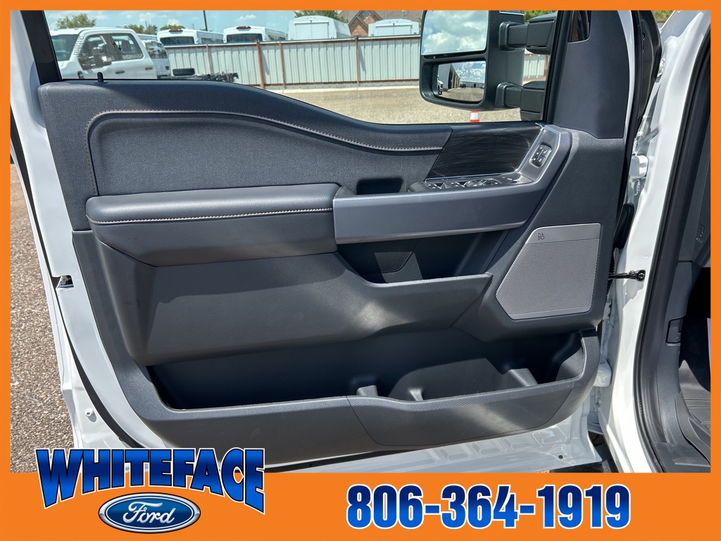 2025 Ford F-150 Lariat photo 11