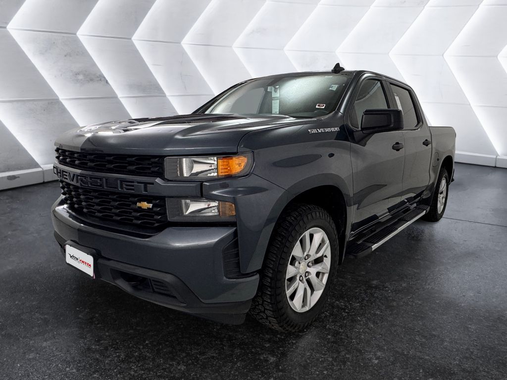 2020 Chevrolet Silverado 1500 Custom photo 2