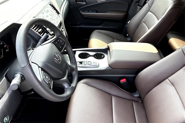 2025 Honda Ridgeline RTL photo 6